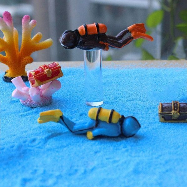 Blue Miniature Divers Figurines, Cute Lifelike Resin Divers Treasure Box Ornament Aquarium Decoration Micro Landscape DIY Accessories Fish and Aquatic Pets(Diver) - Image 4