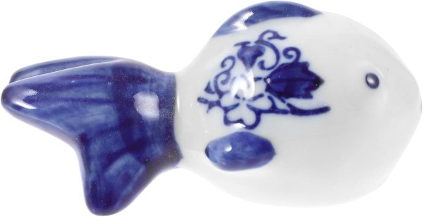 HOMSFOU Ceramic Fish Figurine Floating Ball Fish Tank Float Blue and White Goldfish Statue Porcelain Balls Centerpiece Miniature Underwater Aquatic Animal Figures for Zen Garden Tea Pet