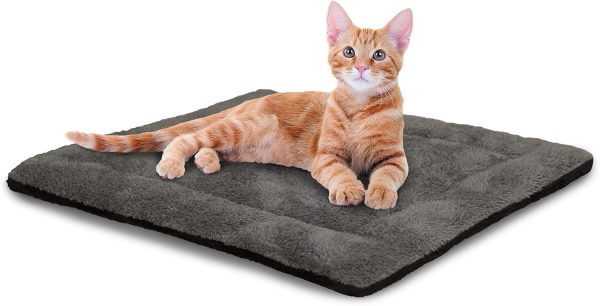 K&H PET PRODUCTS Self-Warming Cat Bed Pad, Self-Heating Thermal Cat and Dog Bed Mat, Cat Warmer Mat for Feral and Indoor Cats, Gray/ Black 21 X 17 Inches